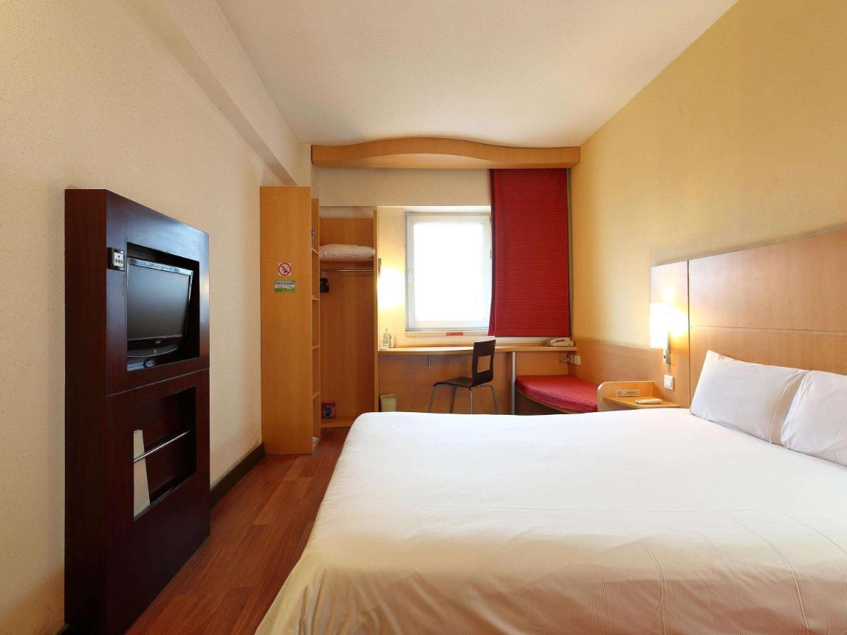 Ibis Anshan Shengli Square Exterior photo